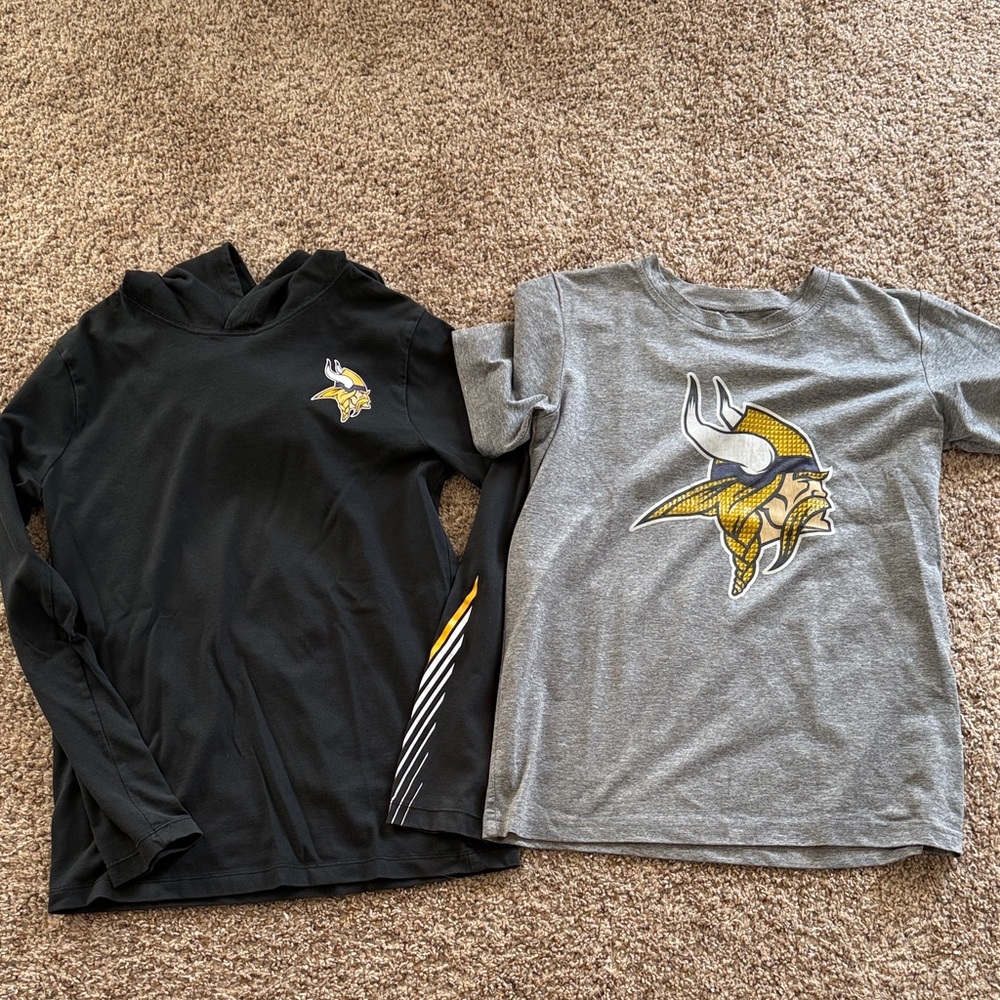 Nike Kids Black Vikings Hoodie w/bonus t-shirt